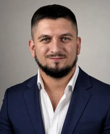 Esef Ćosić, co-founder and brand operator